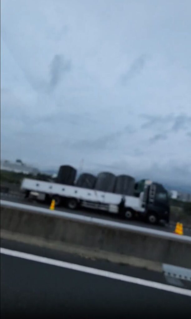 圏央道外回り荷崩れ事故
