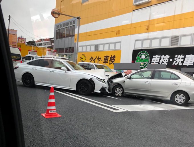 南花島交差点事故