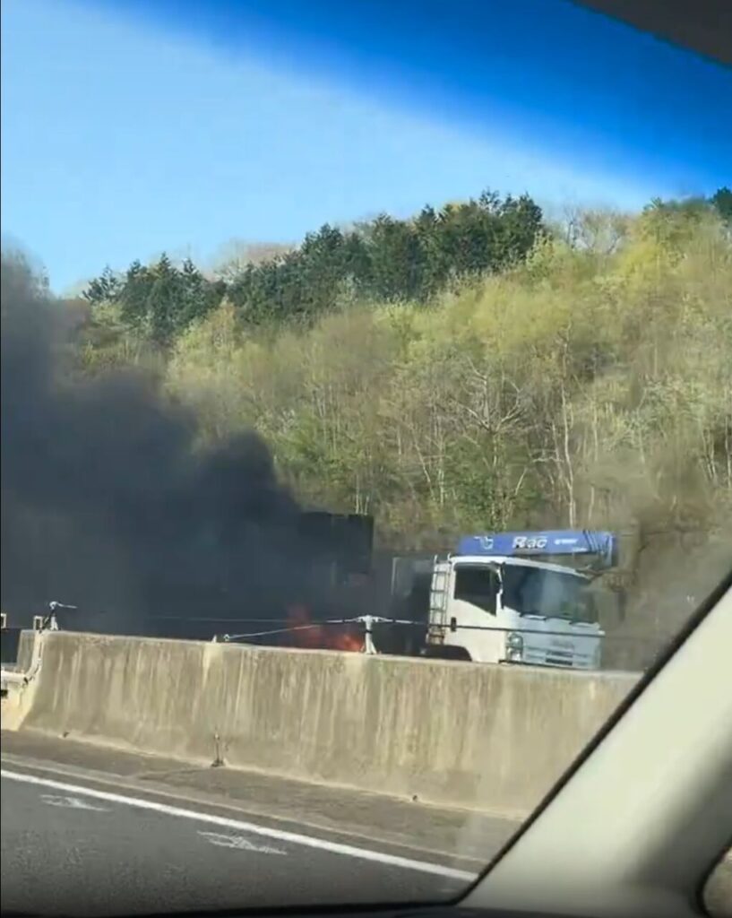 東北道上り線火災事故