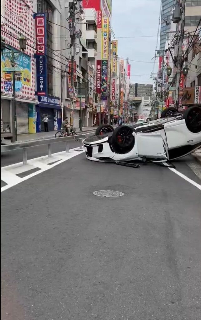 横転転覆事故