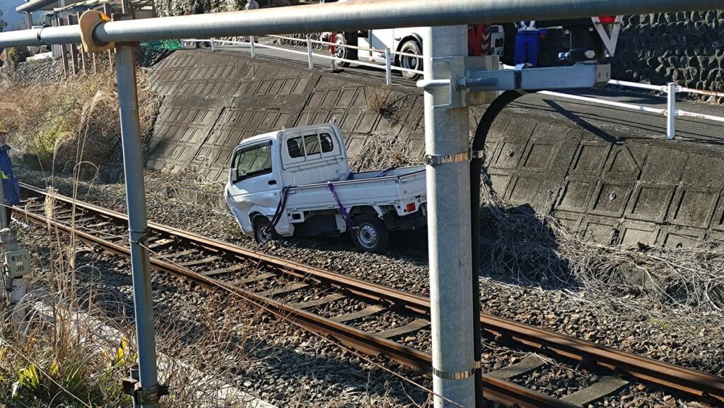 線路内車両侵入事故